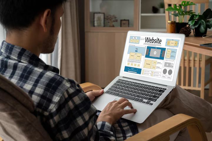 So erstellen Sie eine Website mit KI: Ein vollständiger Leitfaden für Anfänger