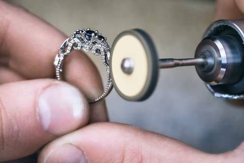 Platinum Jewelry Design Guide With Modern Styles and Craftsmanship Insights