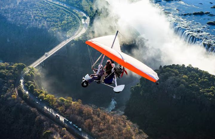 Skydiving in Dubai Guide With Palm Jumeirah Views and Adventure Tips