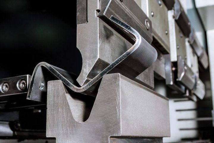 Hydraulic Press Complete Guide to Load Types, Components & Uses