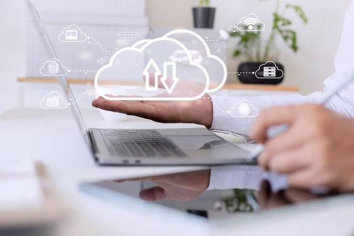 Cloud Storage Guide: Storage Models, Data Access, Backup Methods and Key Features
