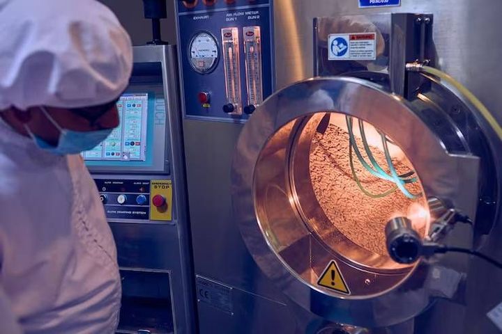 Spin Coating Systems Guide: Equipment Types, Coating Methods, Features and Applications