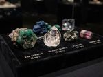 Gemstone Features Guide With Gem Properties, Quality Factors, and Buying Insights
