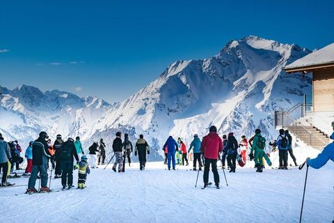 Learn About Melbourne Travel With Attractions, Local Experiences, and Planning Advice