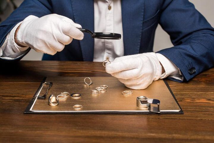 Jewellery Appraisal Guide With Expert Guide to Gemstone Grading and Quality Assessment
