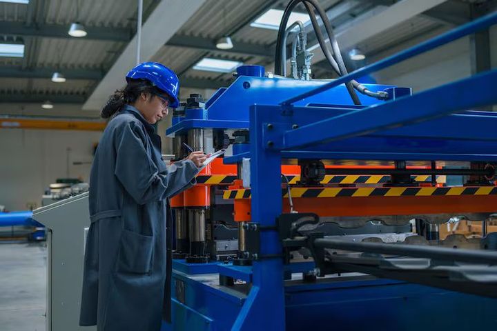 heavy duty plastic injection molding: Explore Industrial Molding Processes