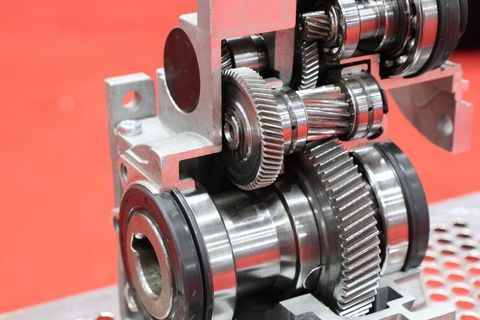 Servo Motor Overview: Types, Working Principles, Components and Industrial Applications