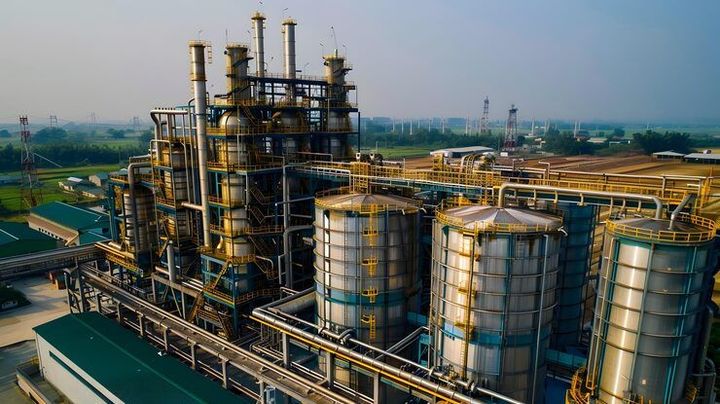 Explore Oil Processing Machinery With Modern Refining Technology and Process Details