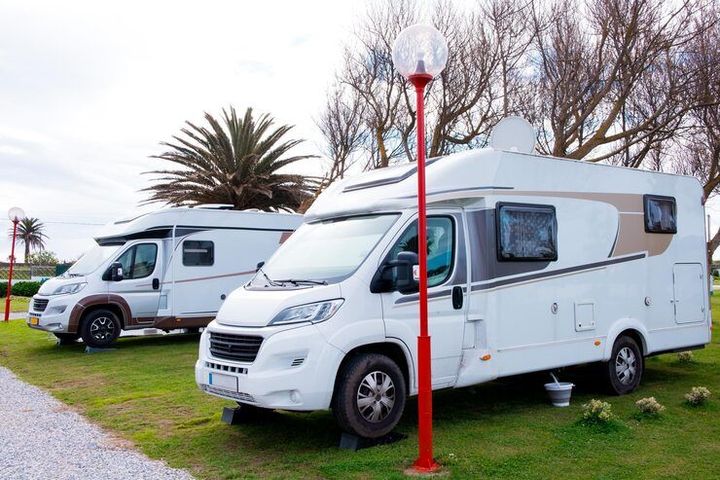Camper Van Rental Guide: Vehicle Types, Travel Routes and Booking Guidelines