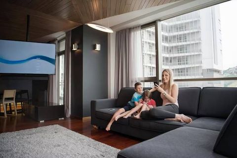 Explore Dubai Waterfront Apartments With Luxury Features, Popular Communities, and Location Details