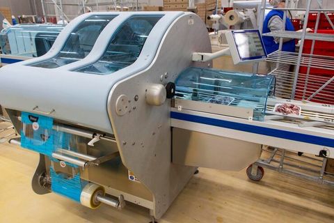 Plastic Thermoforming Machines: Learn About Types, Functions and Applications