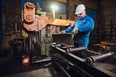 Metal Rolling Machine Overview and Working Basics: Learn Key Principles and Components