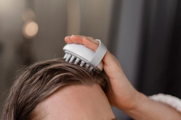 Head Massager Overview: Electric and Manual Types, Device Features and Selection Factors