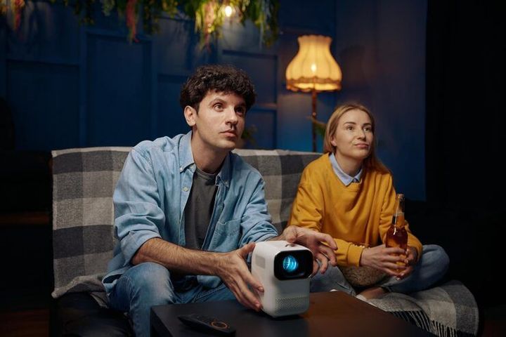 Home Projectors Explained Complete Guide to Features, Setup & Smart Display Technology