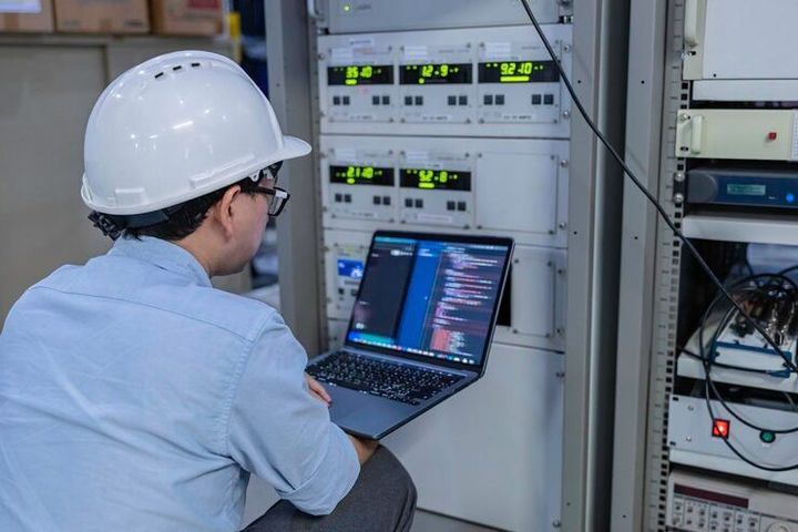 SCADA Systems Guide: Types, Working Principles, Components, Applications and Key Features