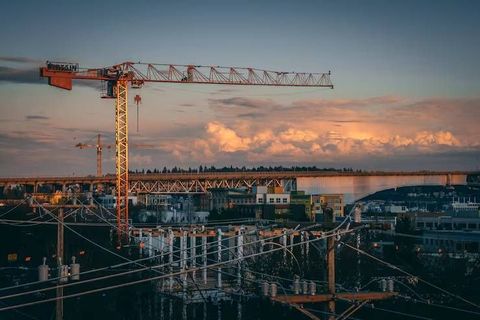 Tower Cranes Guide: Designs, Lifting Capacity, Components, Uses and Operating Methods