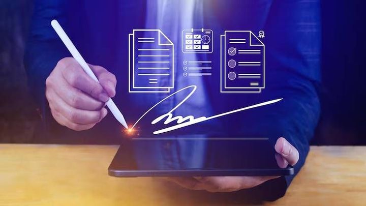 E-Signature Systems Guide: Types, Verification Methods, Security Features and Applications